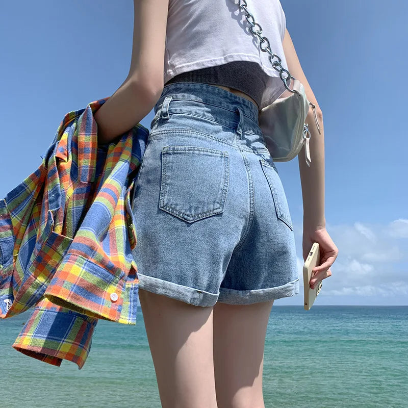 Women's Simple Double-button Denim Shorts. New Summer Loose-fitting, High-waisted, Casual Straight-leg Rolled-up Jeans for Women